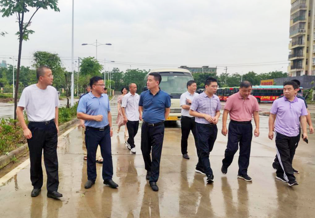 省政府優(yōu)先發(fā)展城市公共交通考核組來到新余公交現(xiàn)場(chǎng)督查