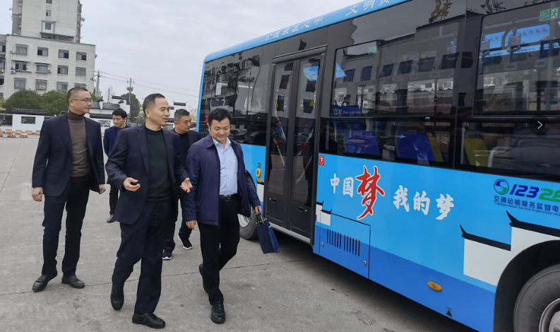市政公用集團黨委委員、副總經(jīng)理郭曉慶一行調(diào)研江西長運部分子公司