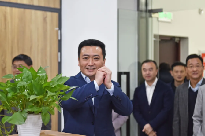 王曉向總部機關、都市城際公交干部員工拜年