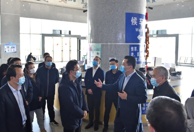 王曉向總部機關、都市城際公交干部員工拜年