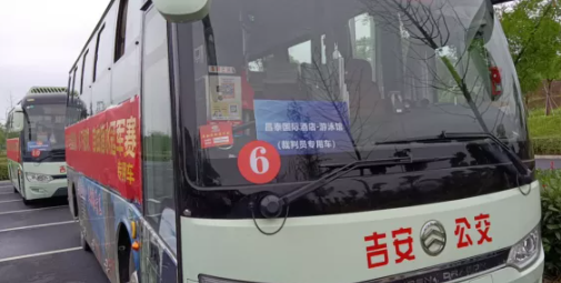 吉安公交為群眾辦實事，專車接送運動員、體考生參賽