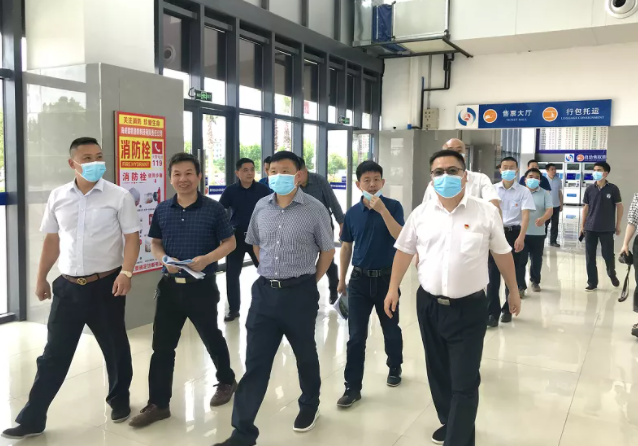 鄱陽長運(yùn):縣委副書記王宗華一行蒞臨鄱陽長運(yùn)檢查指導(dǎo)文明創(chuàng)建工作