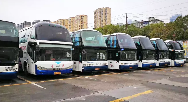都市城際公交八項(xiàng)舉措 確?！半p節(jié)”運(yùn)輸平穩(wěn)