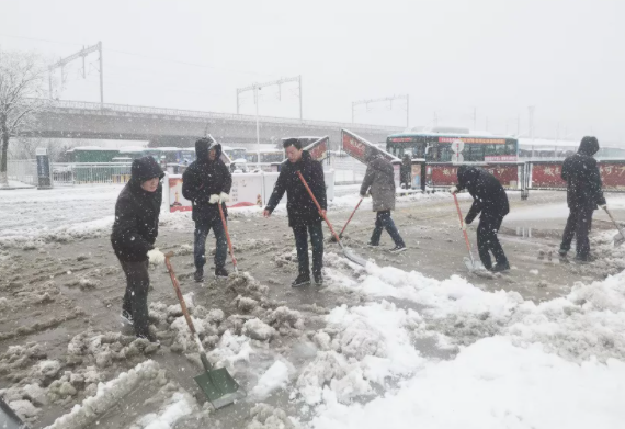 馬鞍山長客 積極應(yīng)對(duì)暴雪天氣