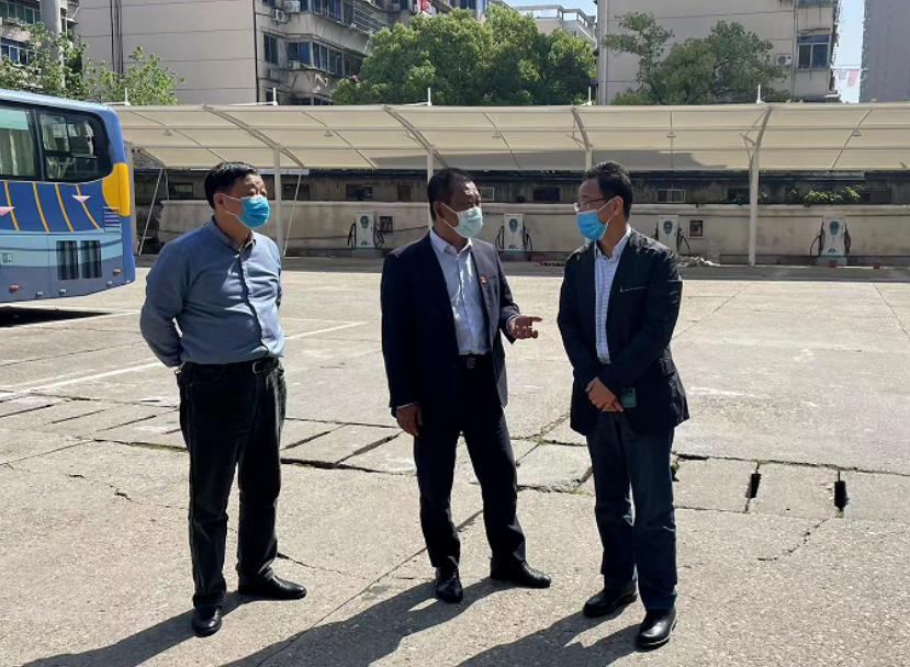 穆孫祥深入都市城際公交、長運出租督導(dǎo)疫情防控工作