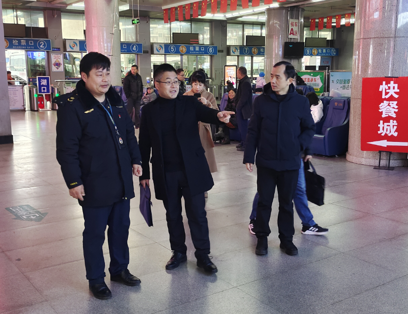市交通運(yùn)輸綜合執(zhí)法支隊檢查組督查九江汽車站“兩會”安全生產(chǎn)工作