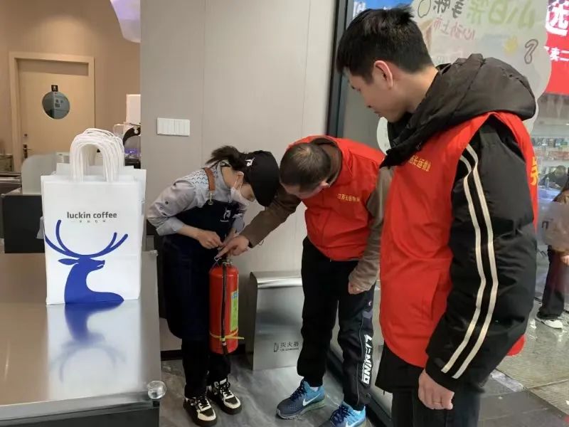 長運物業(yè) 為新進(jìn)場商戶開展消防知識培訓(xùn)和演練活動