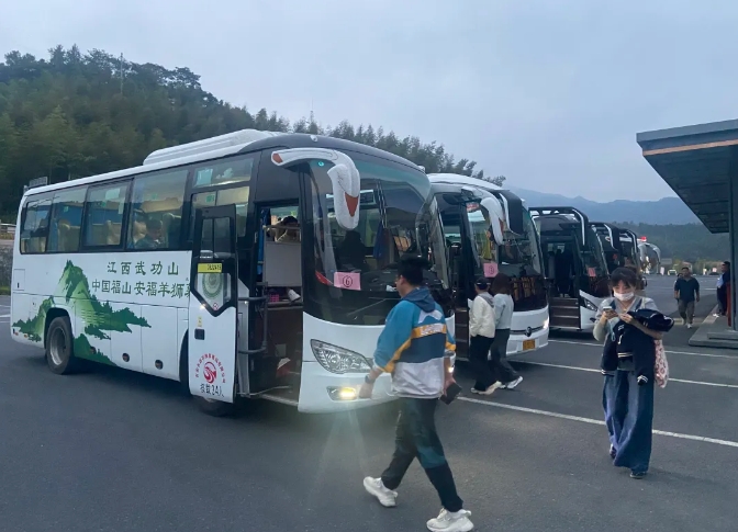 吉安公司:圓滿(mǎn)完成2024年環(huán)境舞蹈展演周活動(dòng)運(yùn)輸保障任務(wù)