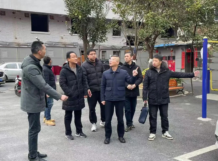 胡勁松督導長鴻物業(yè)居民住宅火災防控工作