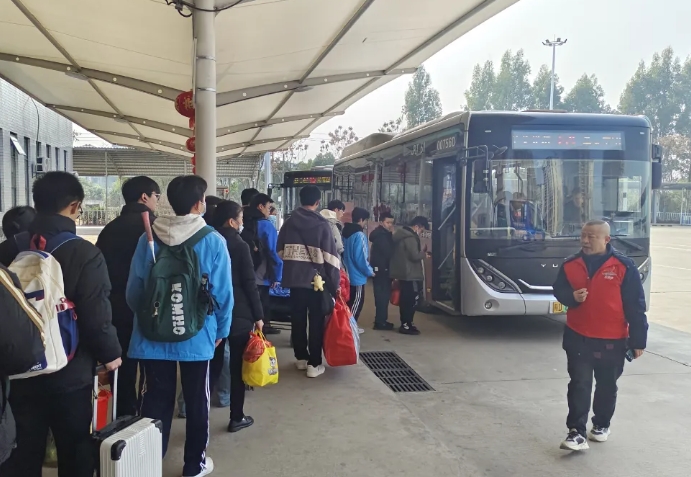 吉安公交:公交暖心服務 護航春運返程路