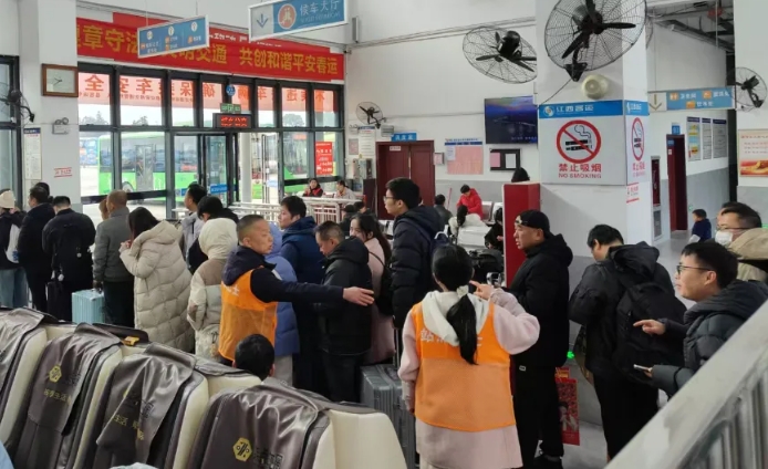 撫州長(zhǎng)運(yùn):應(yīng)對(duì)返程高峰 多措并舉保障旅客出行