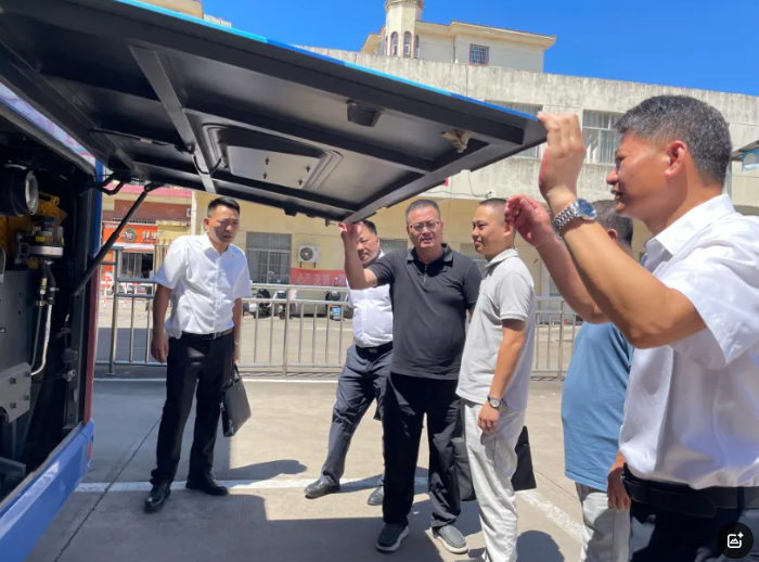 撫州長運(yùn):公司領(lǐng)導(dǎo)到東鄉(xiāng)分公司調(diào)研